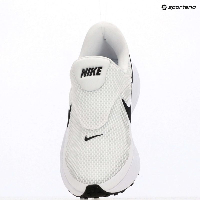 Dámské běžecké boty Nike Revolution 8 EasyOn white/wolf grey/black 17