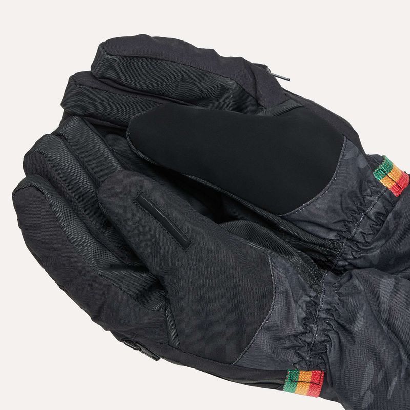Pánské snowboardové rukavice Dakine Titan Gore-Tex black vintage camo 6