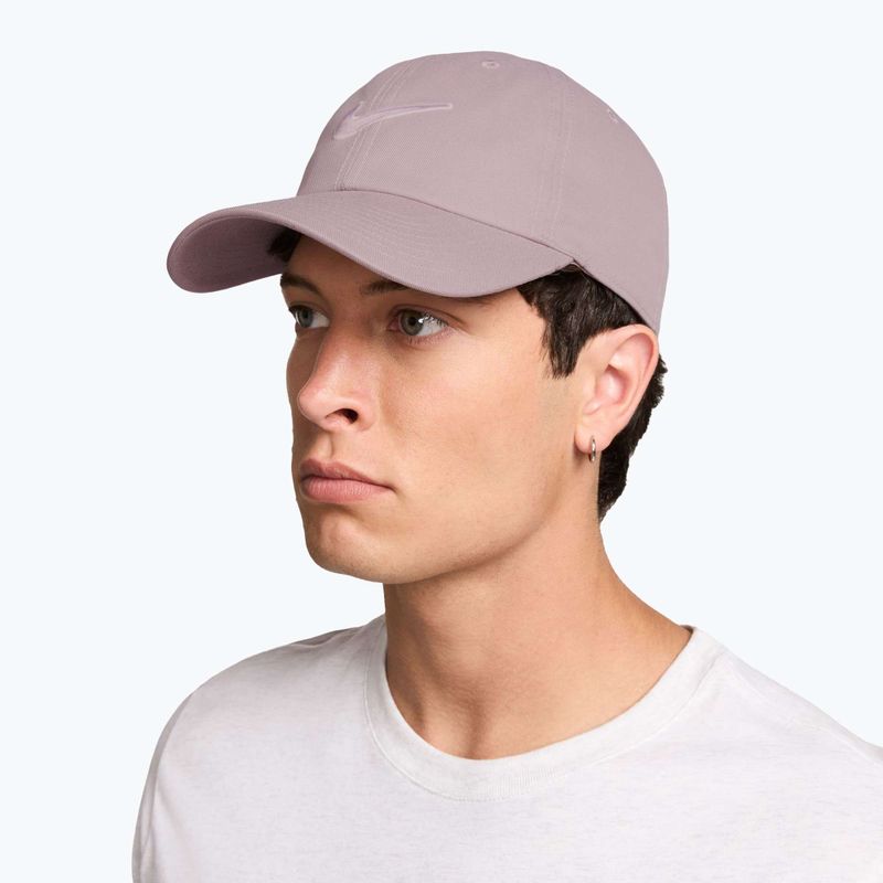 Kšiltovka Nike Club Unstructured Swoosh light violet ore/particle rose 7