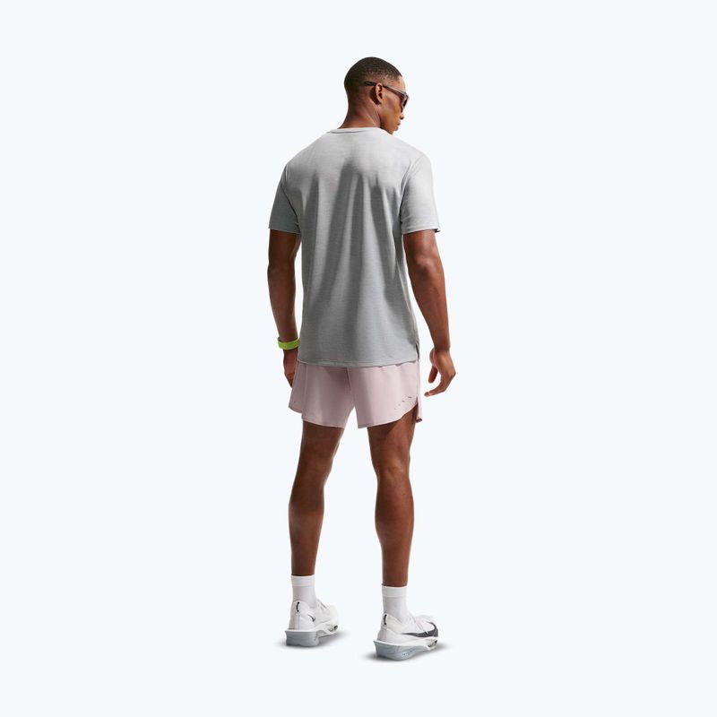 Pánské běžecké šortky Nike Stride Dri-Fit Brief-Lined 7" particle rose 3