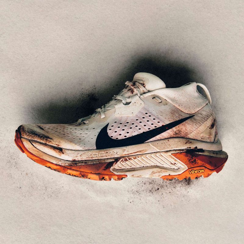 Dámské běžecké boty Nike ACG Zegama summit white/phantom/safety orange/black 12