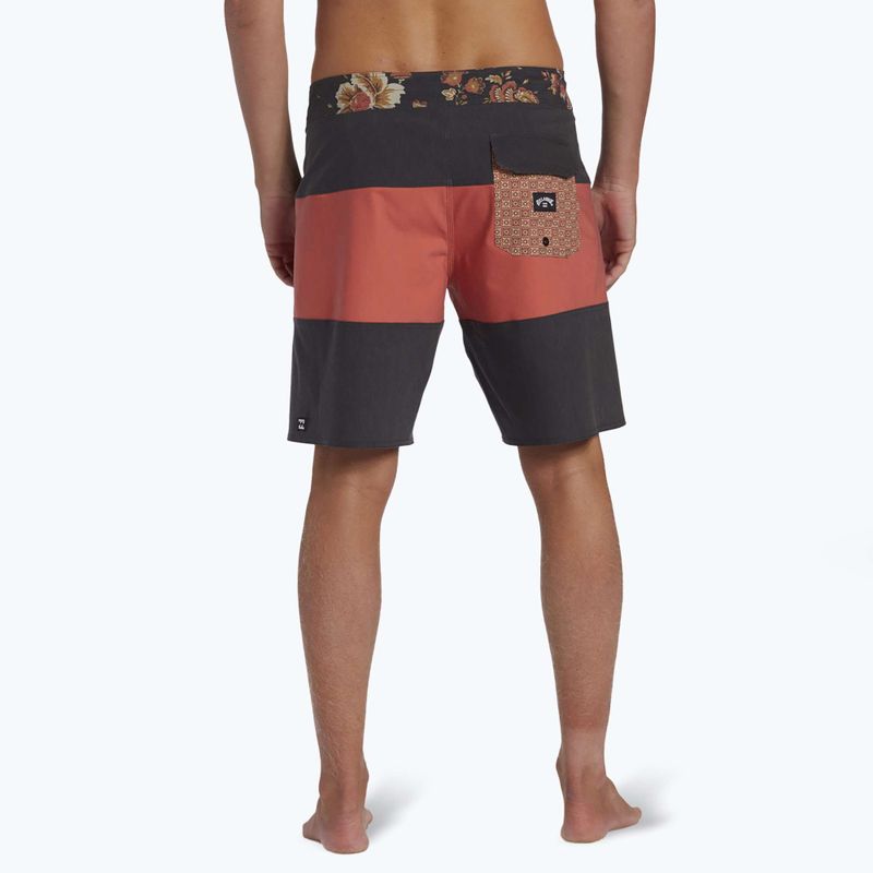 Pánské červené plavecké šortky Billabong Tribong Pro washed 3