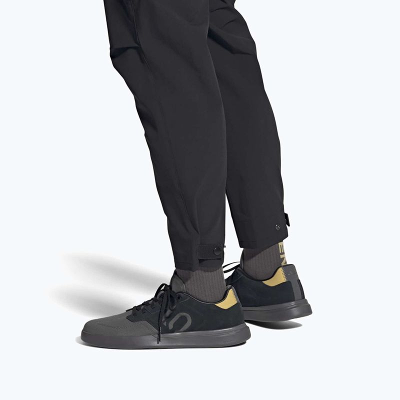 Pánské cyklistické boty na platformě adidas FIVE TEN Sleuth core black/charcoal/oat platform 8
