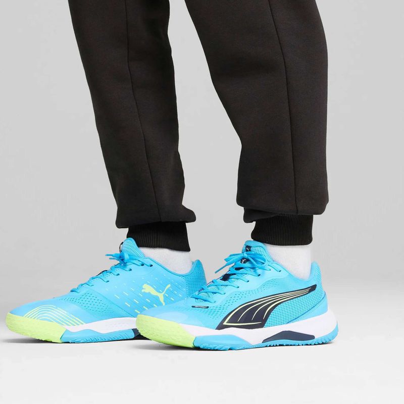 Pánské sálové boty PUMA Solarstrike III luminous blue/club navy/fizzy apple 12