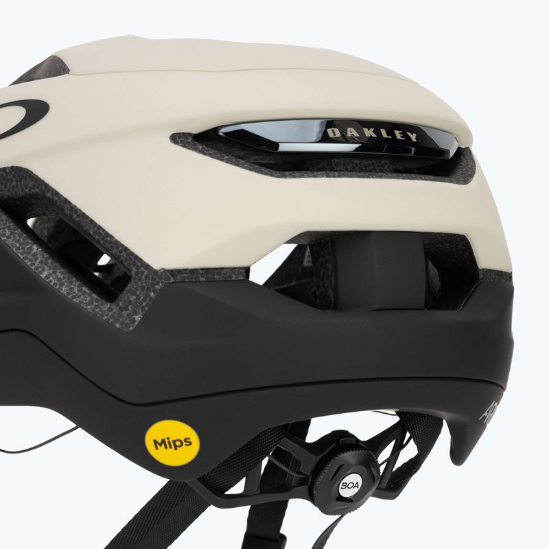 Cyklistická helma Oakley Aro5 Race EU matte sand/black 7