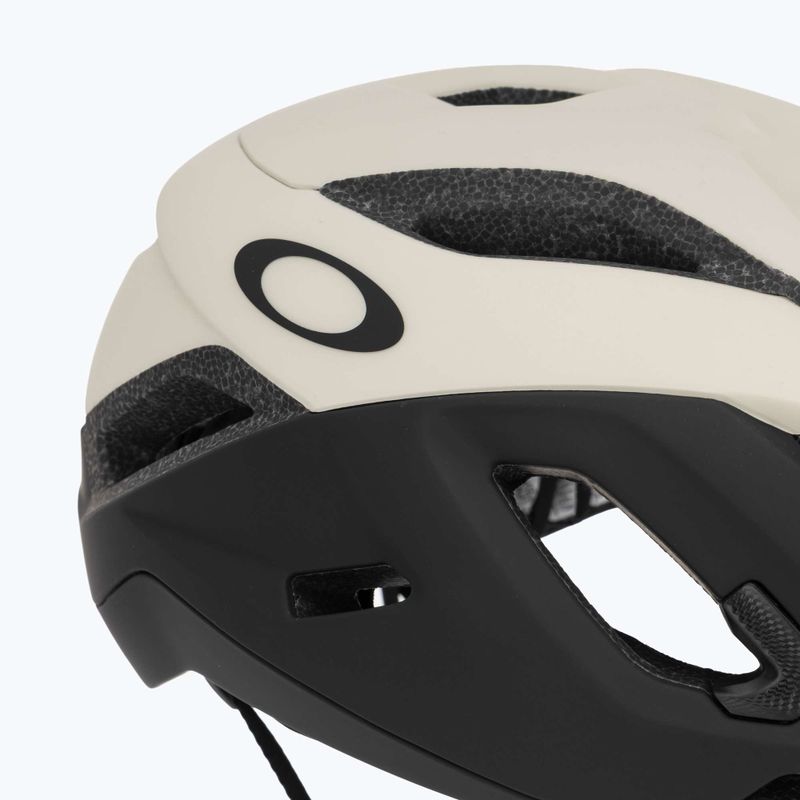 Cyklistická helma Oakley Aro5 Race EU matte sand/black 8